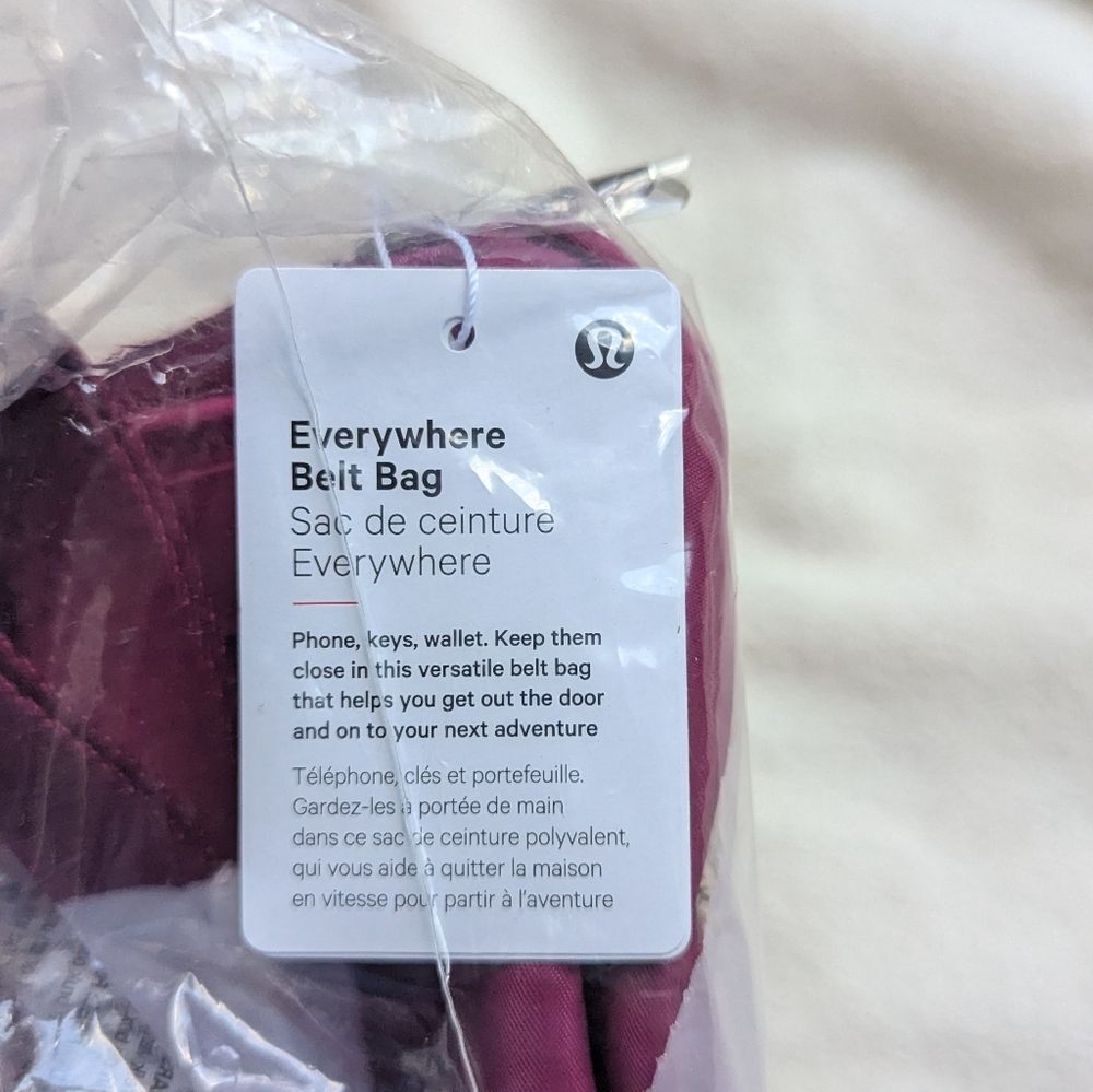 Lululemon Everywhere Belt Bag 1L Wild Berry New - Picture 6 of 6